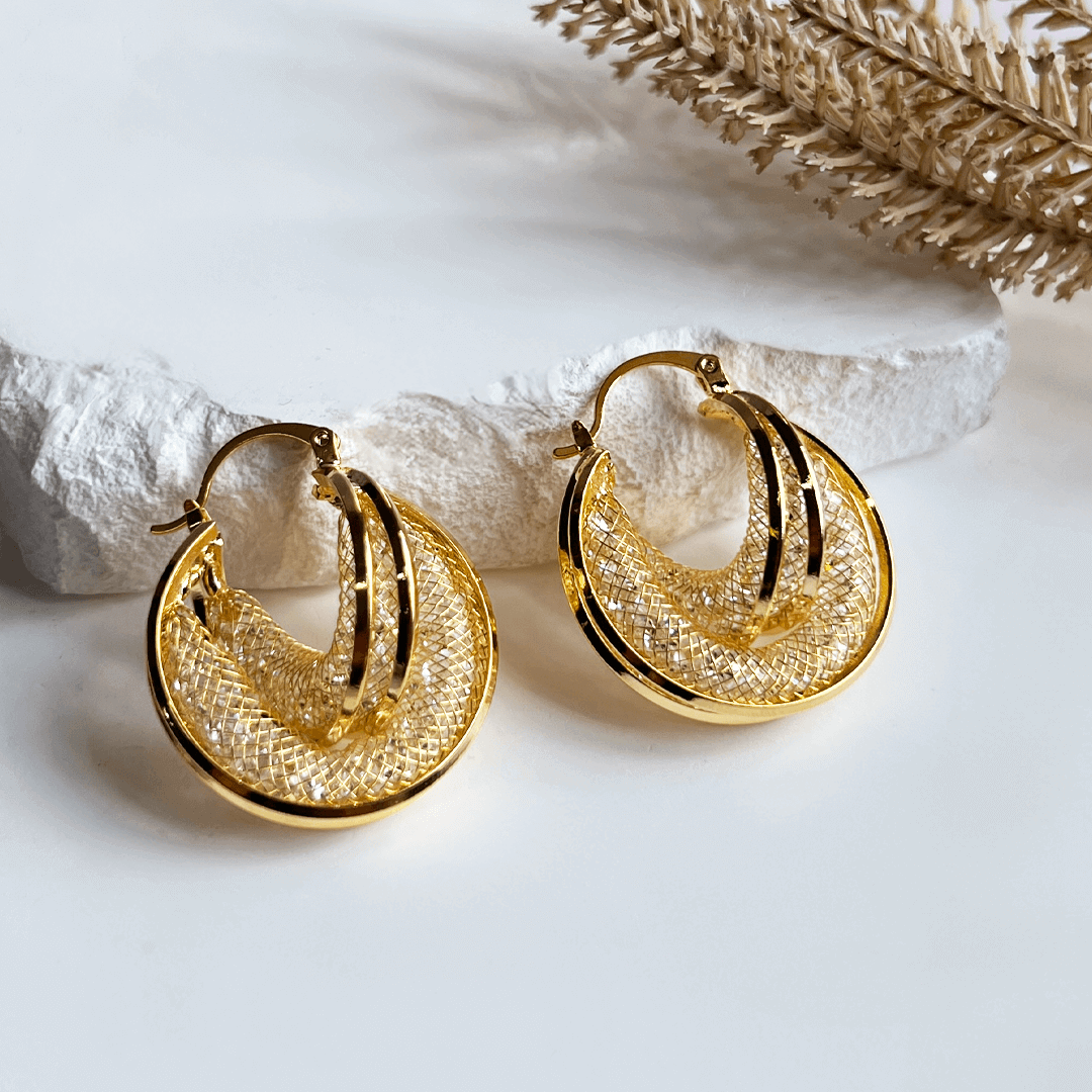 Aretes Entrelazo Dorado + obsequio